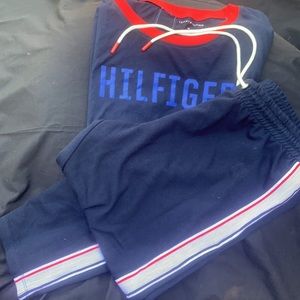 M women’s Tommy Hilfiger T-Shirt & Sweat Pants 💙